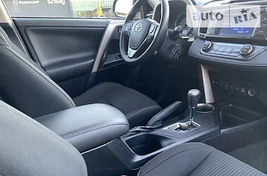 Позашляховик / Кросовер Toyota RAV4 2014 в 