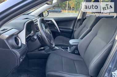 Позашляховик / Кросовер Toyota RAV4 2014 в 