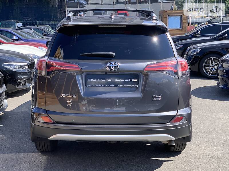 Універсал Toyota RAV4 2016 в Києві