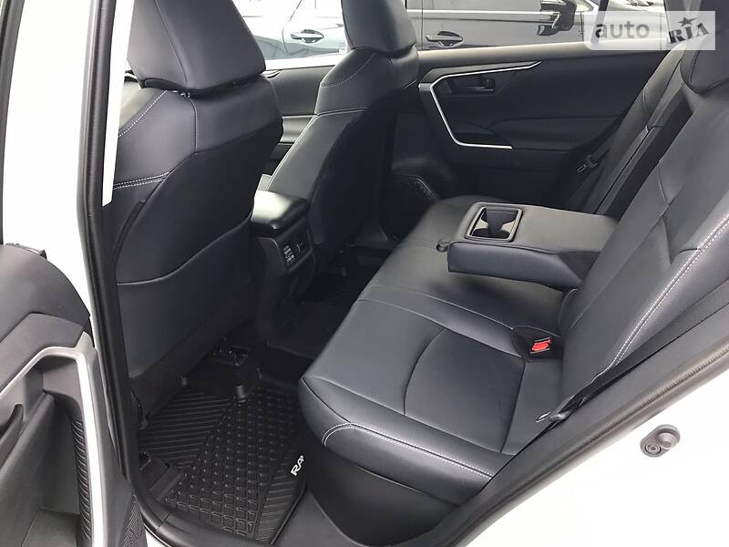 Позашляховик / Кросовер Toyota RAV4 2019 в Києві