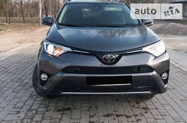 Внедорожник / Кроссовер Toyota RAV4 2018 в Херсоне