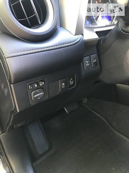 Позашляховик / Кросовер Toyota RAV4 2013 в Києві