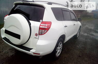 Внедорожник / Кроссовер Toyota RAV4 2012 в Иршаве