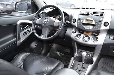 Внедорожник / Кроссовер Toyota RAV4 2006 в Мариуполе