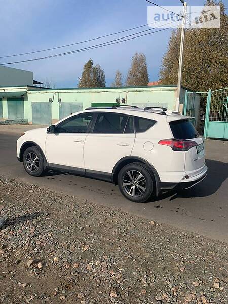 Универсал Toyota RAV4 2016 в Черноморске