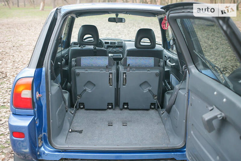 Внедорожник / Кроссовер Toyota RAV4 1996 в Днепре