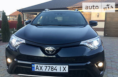 Позашляховик / Кросовер Toyota RAV4 2017 в Харкові