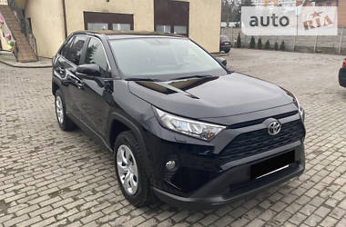 Позашляховик / Кросовер Toyota RAV4 2020 в  фото 3 Позашляховик / Кросовер Toyota RAV4 2020 в