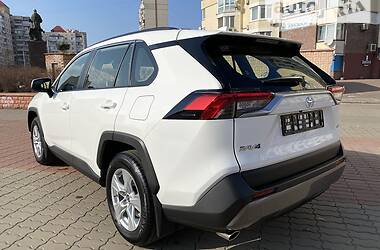 Внедорожник / Кроссовер Toyota RAV4 2020 в Киеве