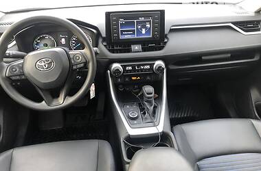 Позашляховик / Кросовер Toyota RAV4 2019 в Чернівцях