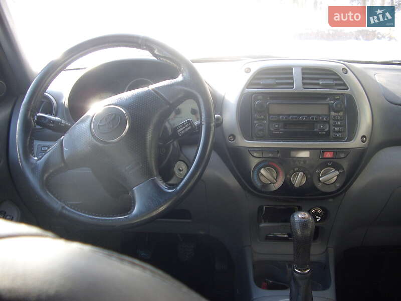 Позашляховик / Кросовер Toyota RAV4 2001 в Трускавці