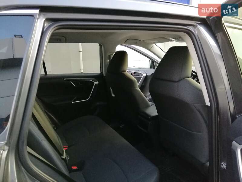 Позашляховик / Кросовер Toyota RAV4 2018 в Одесі