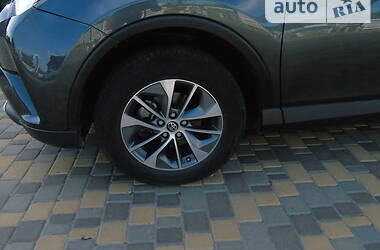 Внедорожник / Кроссовер Toyota RAV4 2016 в 