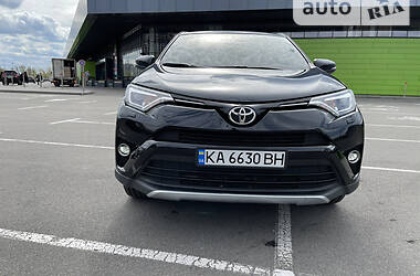 Внедорожник / Кроссовер Toyota RAV4 2016 в Киеве