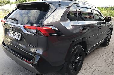 Внедорожник / Кроссовер Toyota RAV4 2019 в Виннице