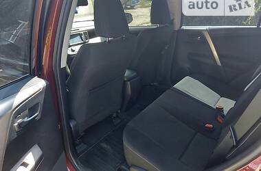 Внедорожник / Кроссовер Toyota RAV4 2015 в 