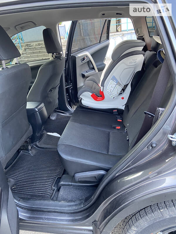 Внедорожник / Кроссовер Toyota RAV4 2018 в Киеве фото 15 Внедорожник / Кроссовер Toyota RAV4 2018 в Киеве