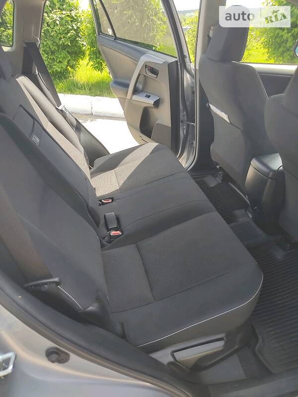 Внедорожник / Кроссовер Toyota RAV4 2018 в Киеве