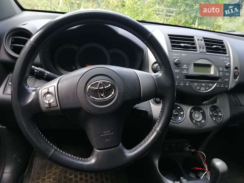 Внедорожник / Кроссовер Toyota RAV4 2007 в Чернигове
