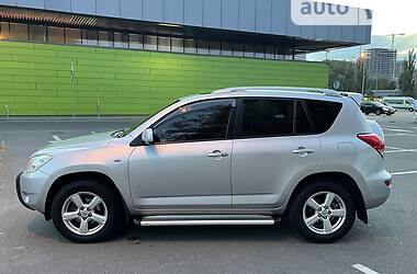 Внедорожник / Кроссовер Toyota RAV4 2008 в Киеве