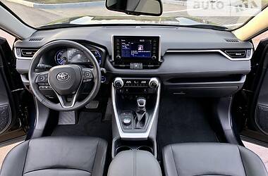 Позашляховик / Кросовер Toyota RAV4 2019 в Дніпрі