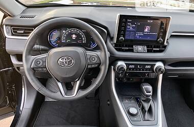 Позашляховик / Кросовер Toyota RAV4 2019 в Дніпрі