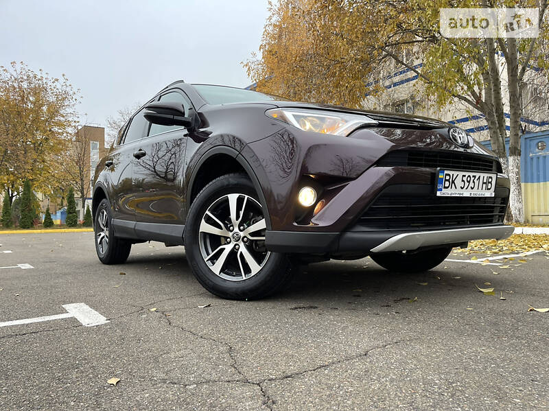 Седан Toyota RAV4 2018 в Києві