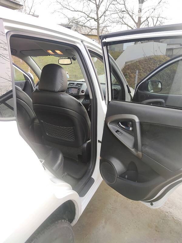 Позашляховик / Кросовер Toyota RAV4 2010 в Новоселиці фото 17 Позашляховик / Кросовер Toyota RAV4 2010 в Новоселиці
