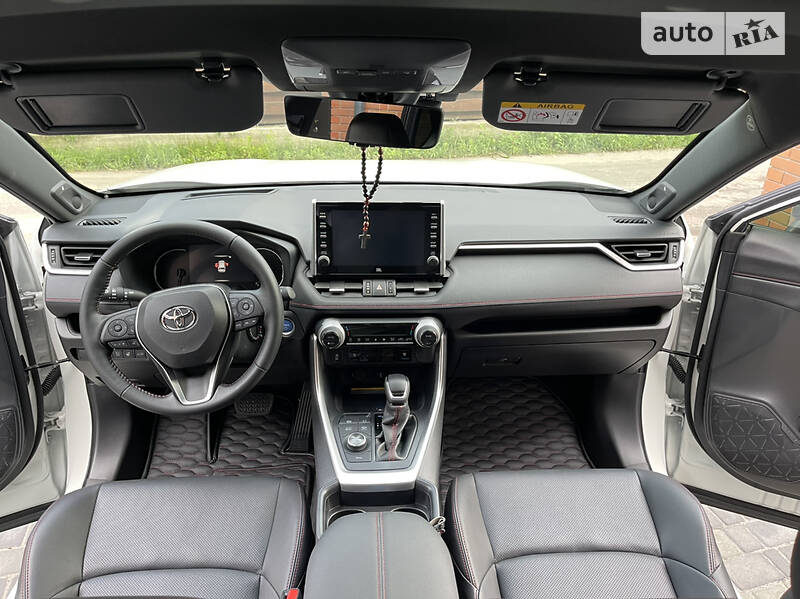 Позашляховик / Кросовер Toyota RAV4 2021 в Києві