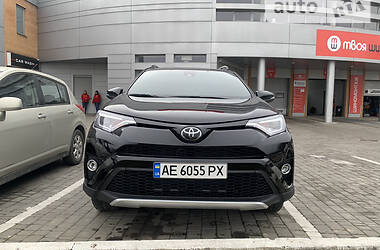 Внедорожник / Кроссовер Toyota RAV4 2017 в Днепре