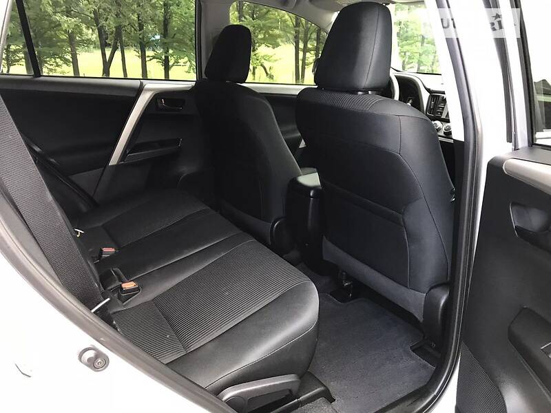 Внедорожник / Кроссовер Toyota RAV4 2017 в Черкассах