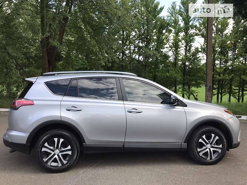 Внедорожник / Кроссовер Toyota RAV4 2017 в Черкассах