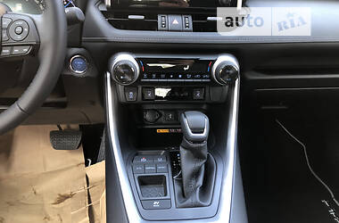Внедорожник / Кроссовер Toyota RAV4 2022 в 