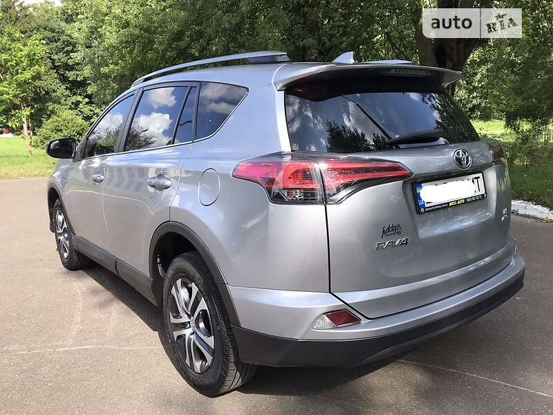 Внедорожник / Кроссовер Toyota RAV4 2017 в Черкассах