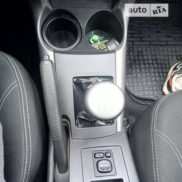Внедорожник / Кроссовер Toyota RAV4 2006 в Ровно