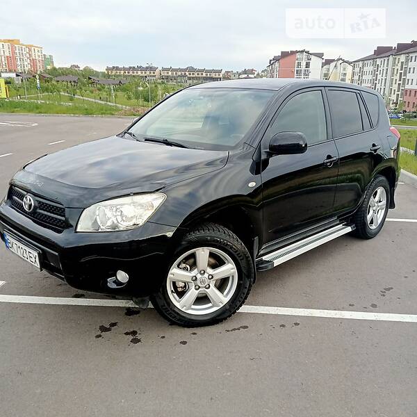 Внедорожник / Кроссовер Toyota RAV4 2006 в Ровно