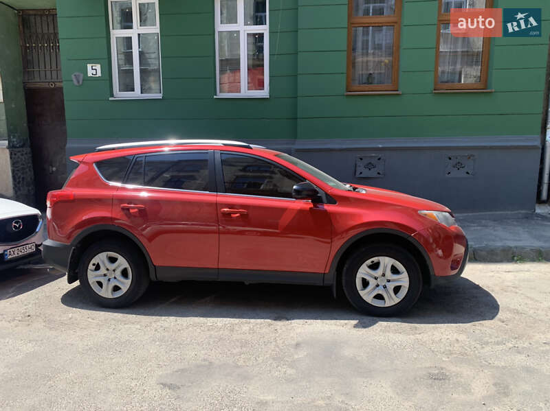 Універсал Toyota RAV4 2015 в Києві