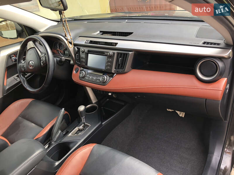 Позашляховик / Кросовер Toyota RAV4 2014 в Івано-Франківську
