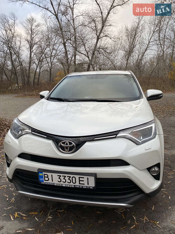 Позашляховик / Кросовер Toyota RAV4 2015 в Кременчуці