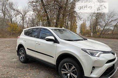 Внедорожник / Кроссовер Toyota RAV4 2015 в Кременчуге