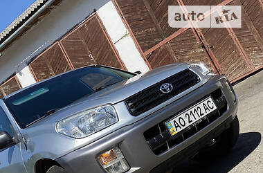 Позашляховик / Кросовер Toyota RAV4 2002 в Міжгір'ї