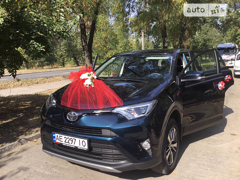 Позашляховик / Кросовер Toyota RAV4 2018 в Кам'янському