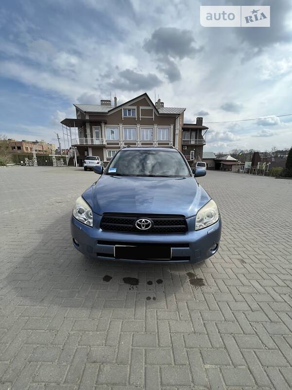 Внедорожник / Кроссовер Toyota RAV4 2007 в Черновцах