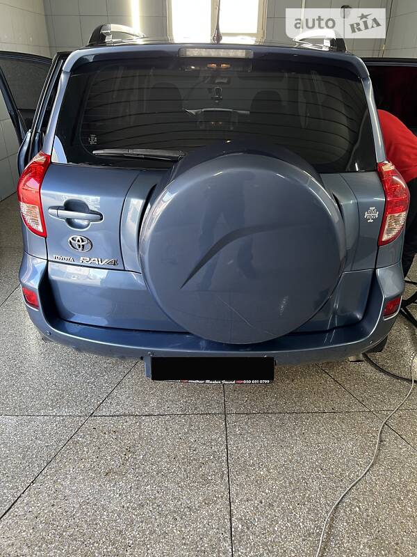 Позашляховик / Кросовер Toyota RAV4 2007 в Чернівцях