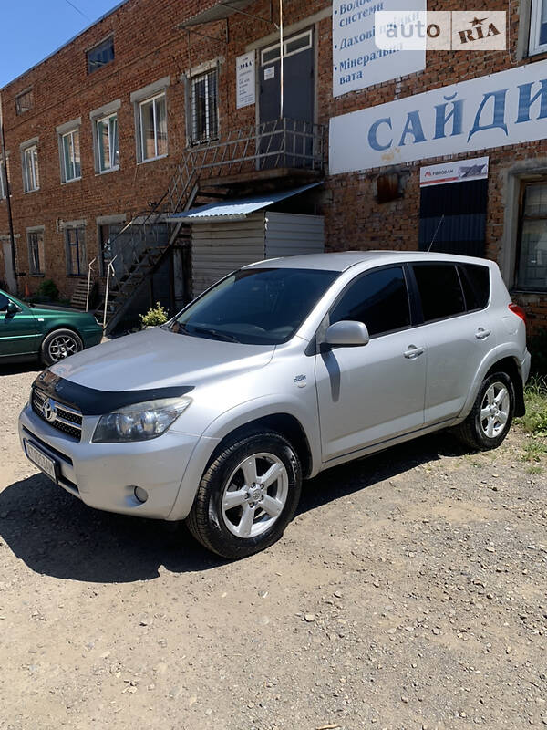 Внедорожник / Кроссовер Toyota RAV4 2007 в Ивано-Франковске