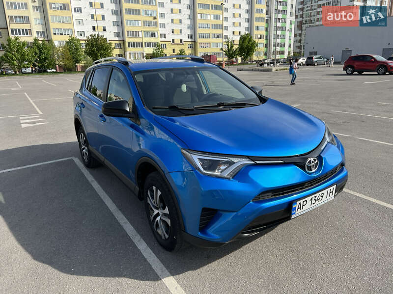 Внедорожник / Кроссовер Toyota RAV4 2016 в Киеве