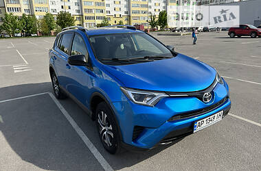 Позашляховик / Кросовер Toyota RAV4 2016 в Івано-Франківську