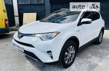 Позашляховик / Кросовер Toyota RAV4 2016 в Луцьку