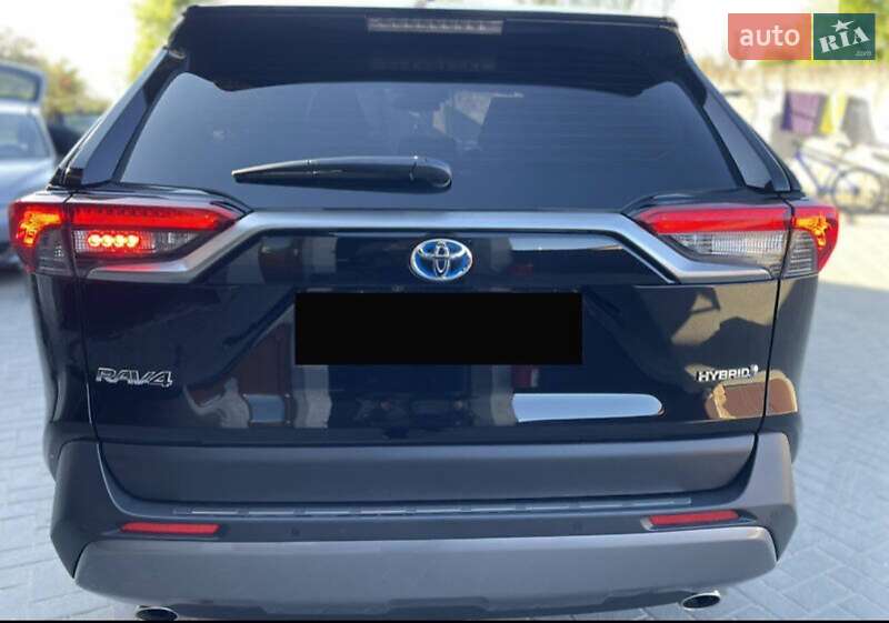 Внедорожник / Кроссовер Toyota RAV4 2021 в Чернигове