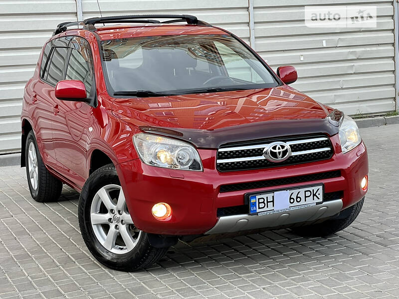 Внедорожник / Кроссовер Toyota RAV4 2008 в 